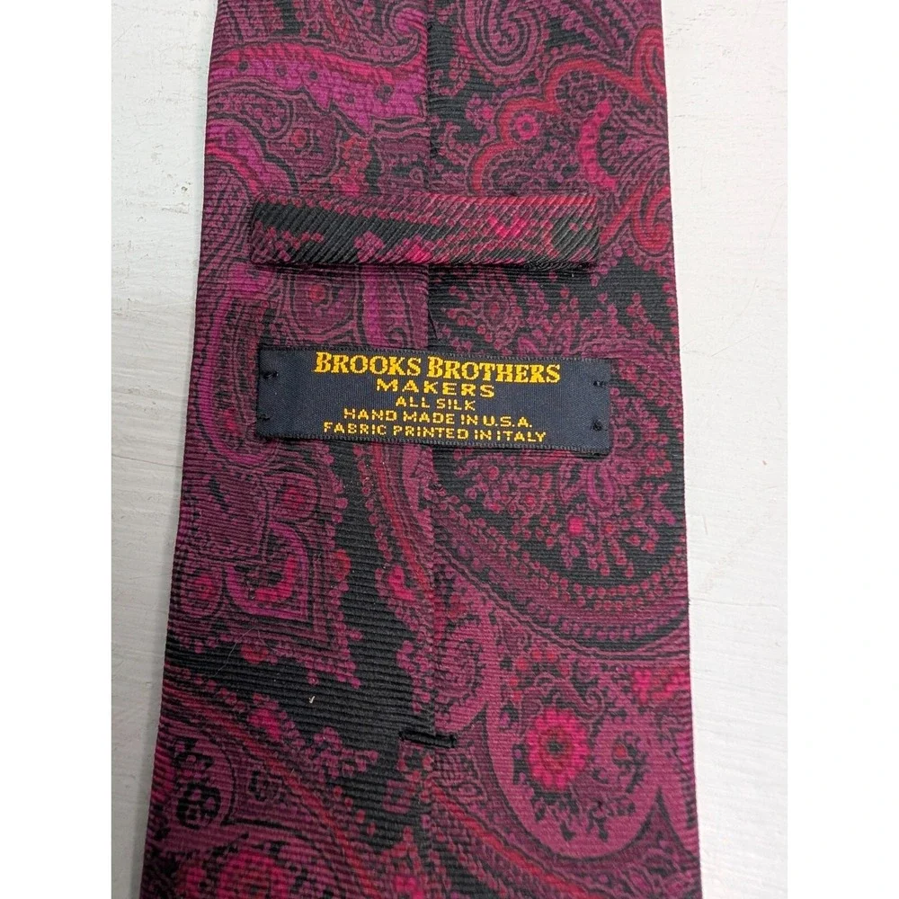 Brooks Brothers Makers All Silk Paisley Necktie Red Made in USA Handmade Classic